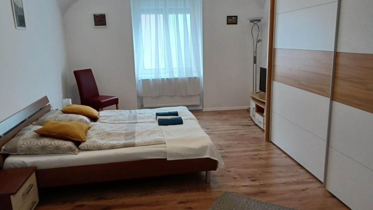 Milla Apartmanok Eger Eksteriør bilde
