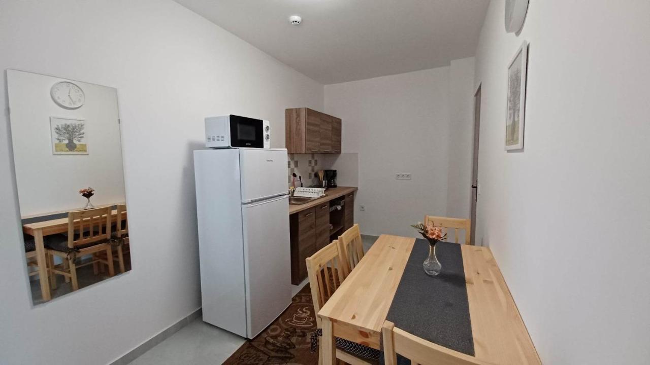 Milla Apartmanok Eger Eksteriør bilde