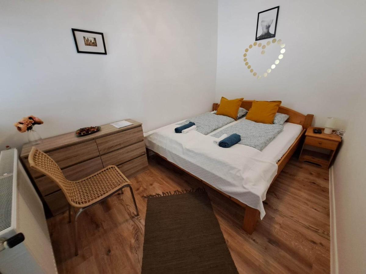 Milla Apartmanok Eger Eksteriør bilde